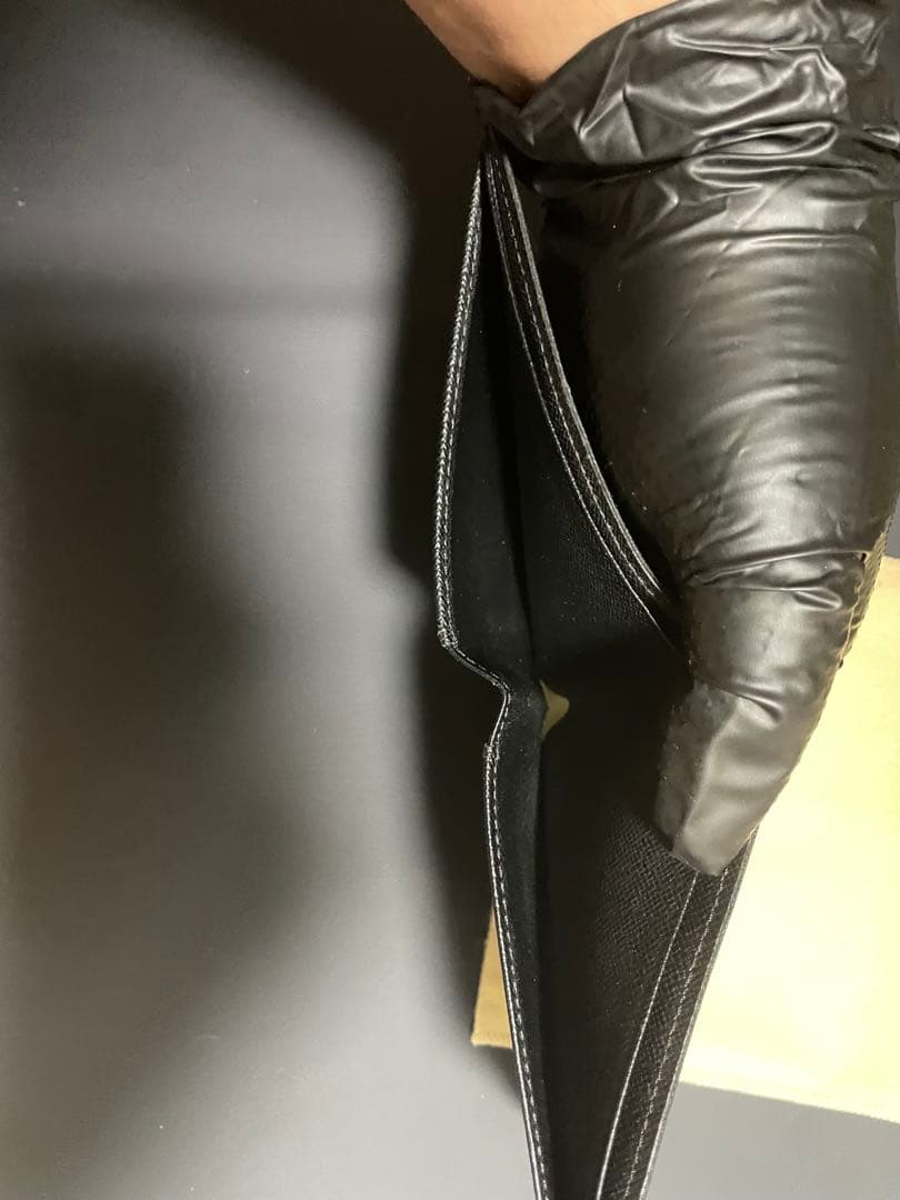 ちゃんはる　　　LOUIS VUITTON ダミエ 二つ折り財布