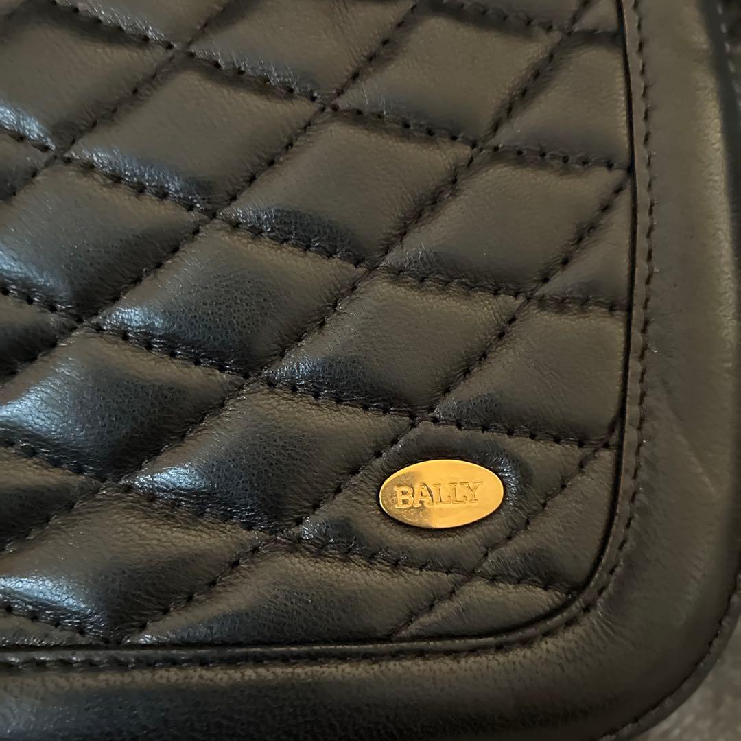 BALLYキルティングレザーショルダーバック