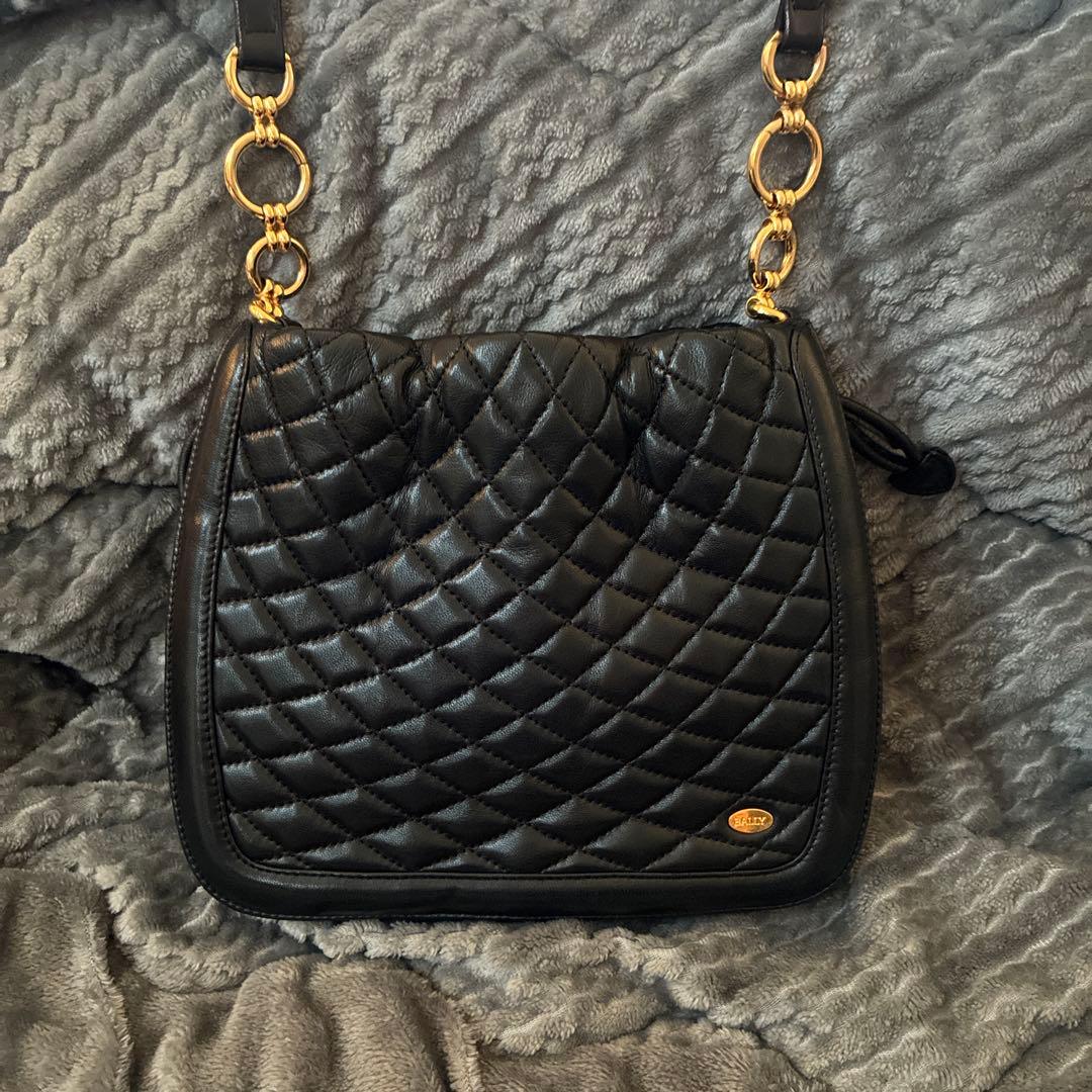 BALLYキルティングレザーショルダーバック