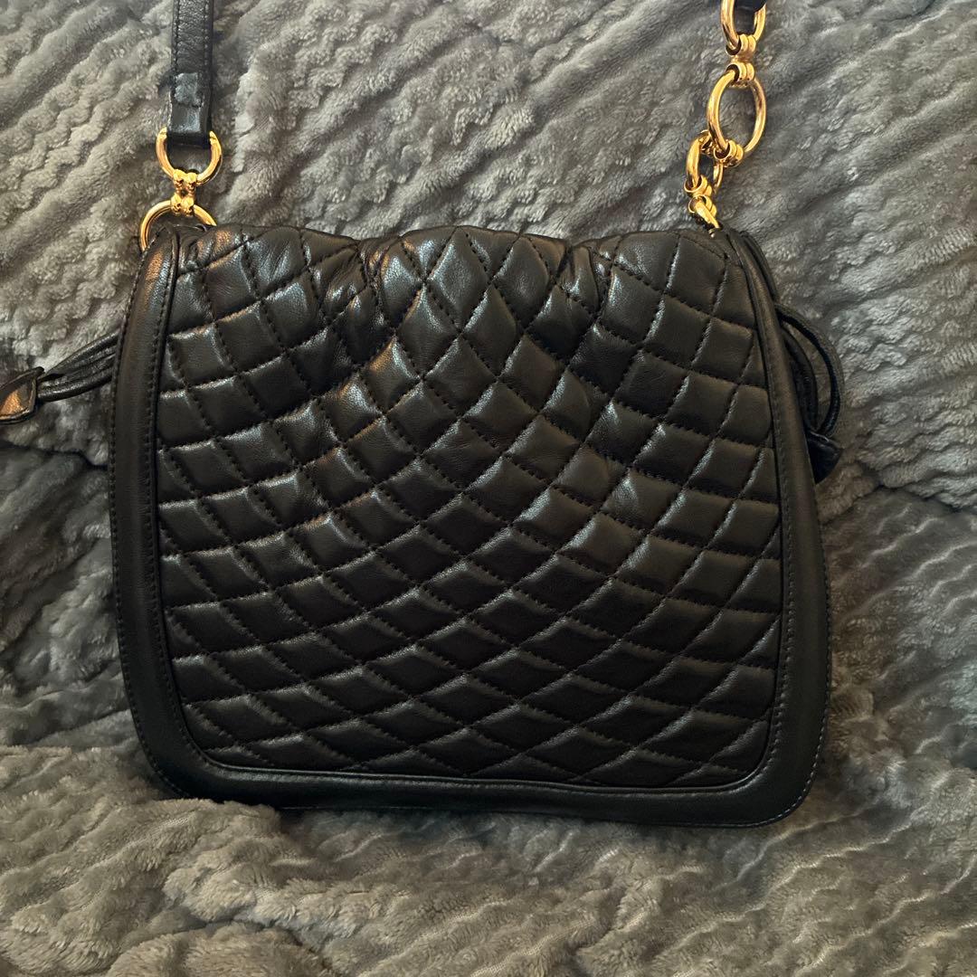 BALLYキルティングレザーショルダーバック