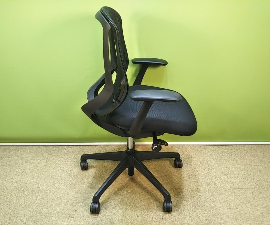 at　オカムラ　シルフィーチェア　ローバック　固定肘　前傾機能　メッシュ　中古品