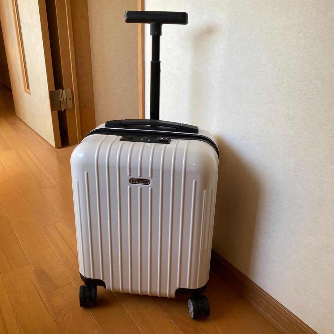 ホワイトリモアキャリーケース