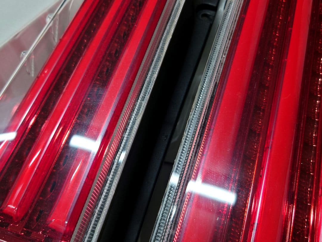 【美品】ハイエース　200系　テールランプ　左右セット