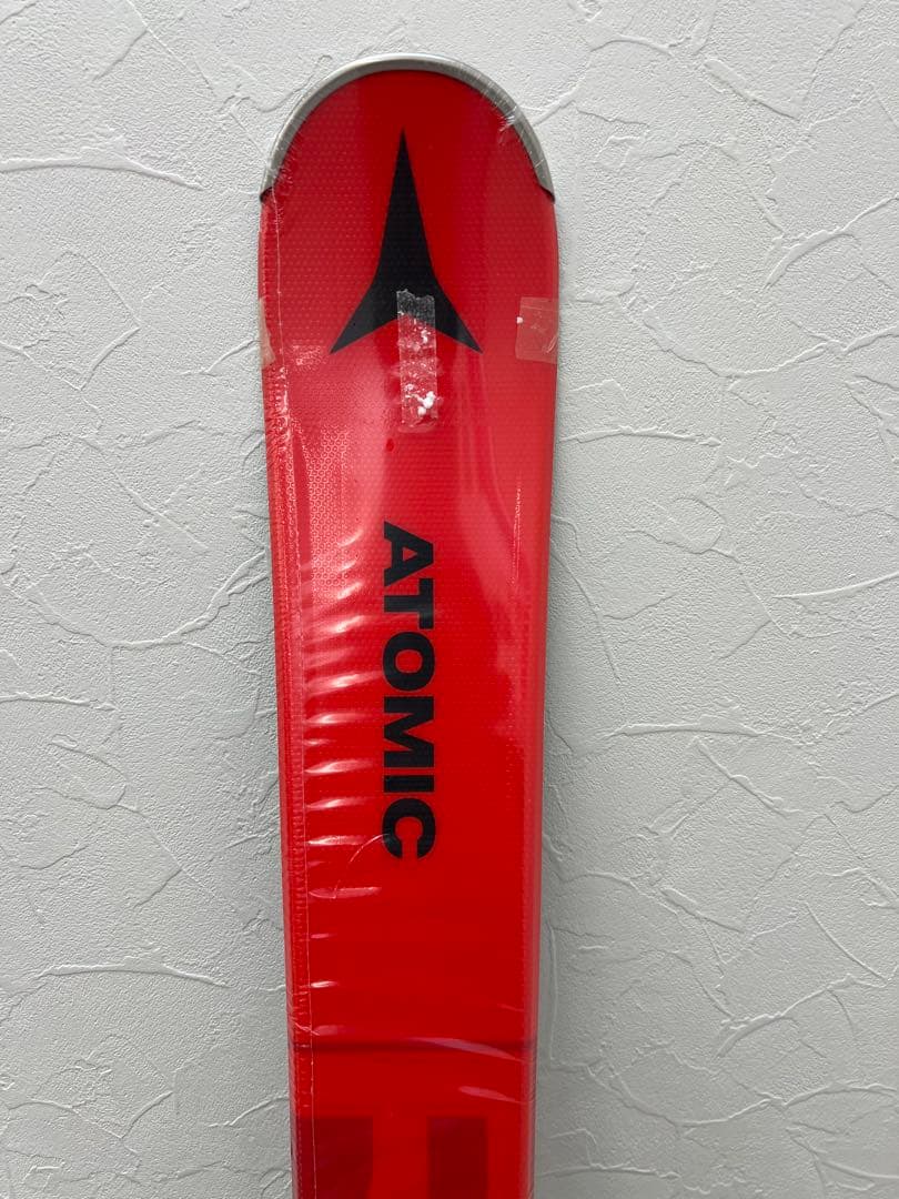 ATOMIC アトミック スキー板 とラインSKIS POLES スキーポール