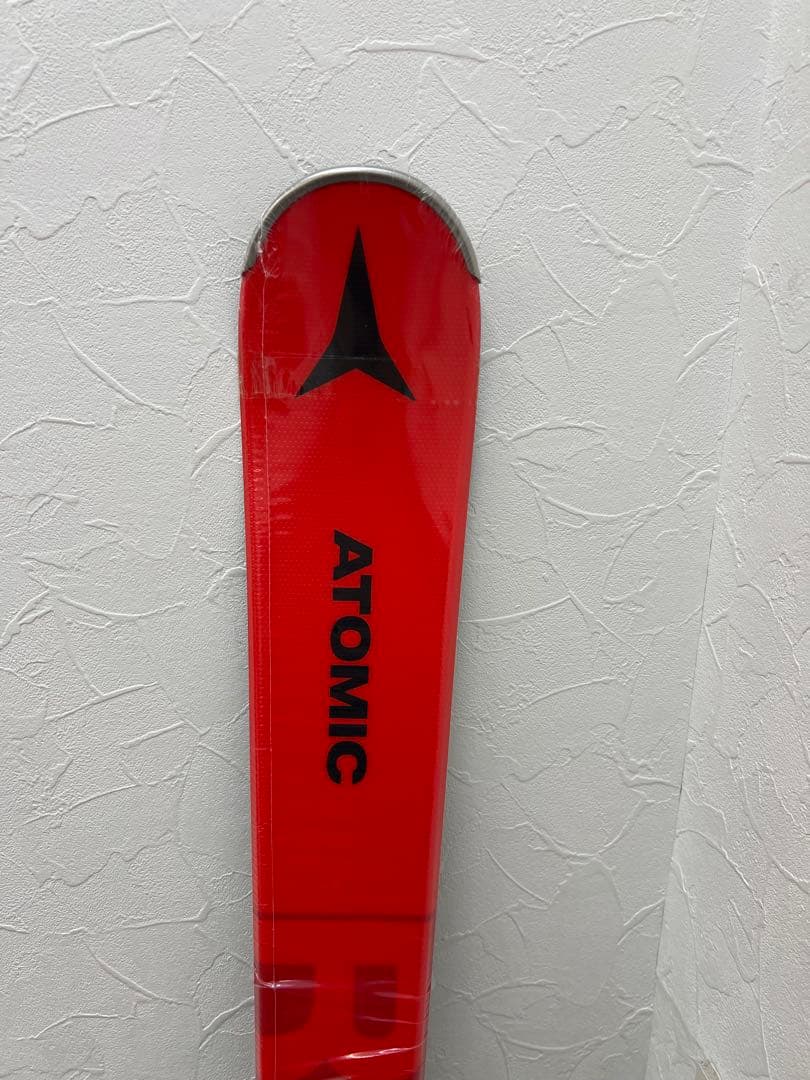 ATOMIC アトミック スキー板 とラインSKIS POLES スキーポール