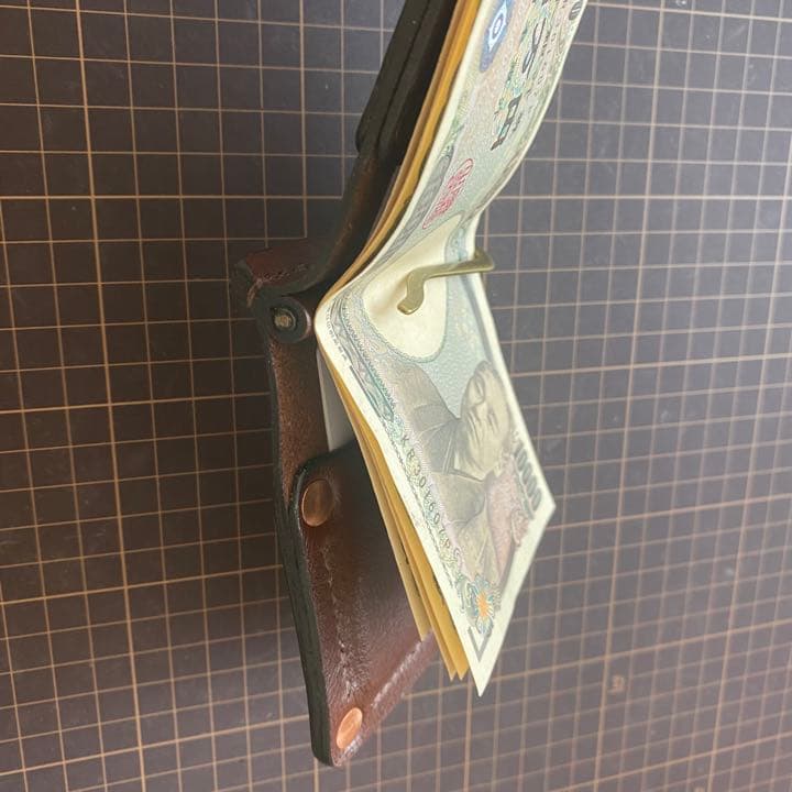 牛革　レザー　財布　マネークリップ　ヴィンテージ　二つ折　レトロ