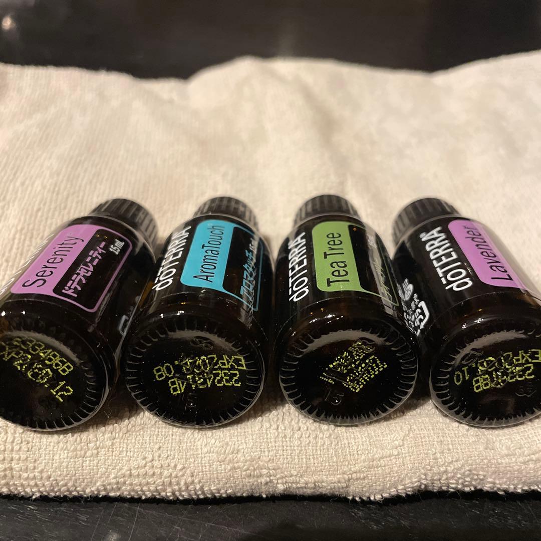 お得　ドテラ　doTERRA デラックス登録キットオイルのみ（おまけ付き）