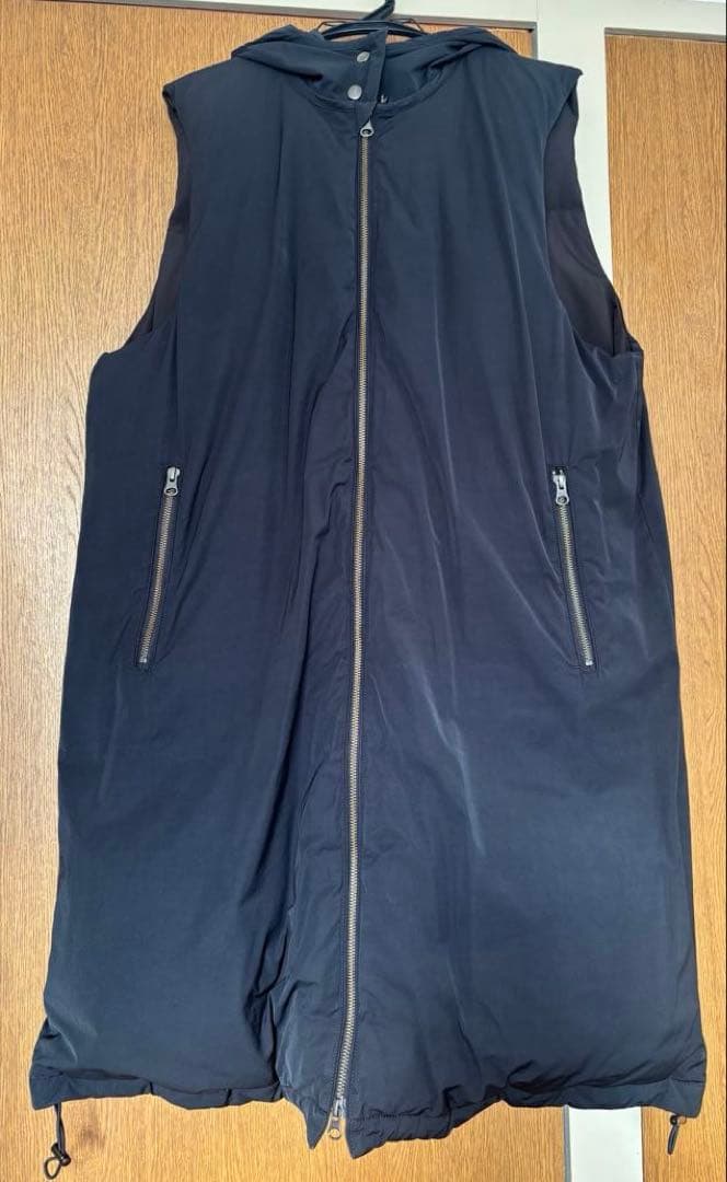 【クリーニング済】カレンソロジー ロングダウンベスト　ブラック