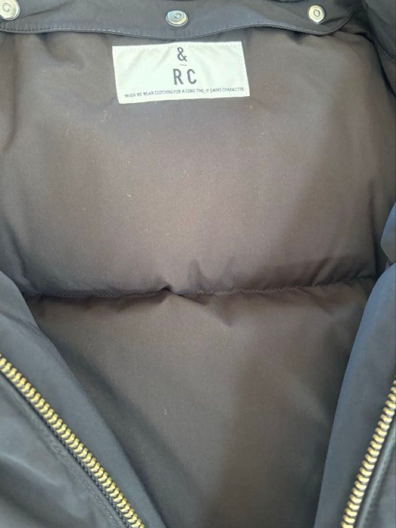 【クリーニング済】カレンソロジー ロングダウンベスト　ブラック