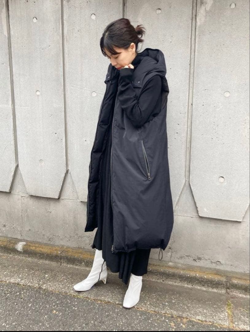 【クリーニング済】カレンソロジー ロングダウンベスト　ブラック