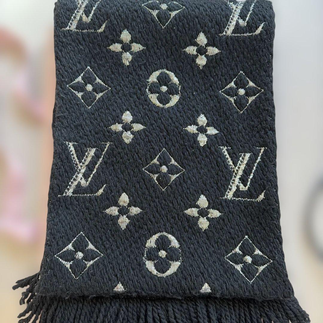 エシャルプ・ロゴマニアシャイン　マフラー　モノグラム