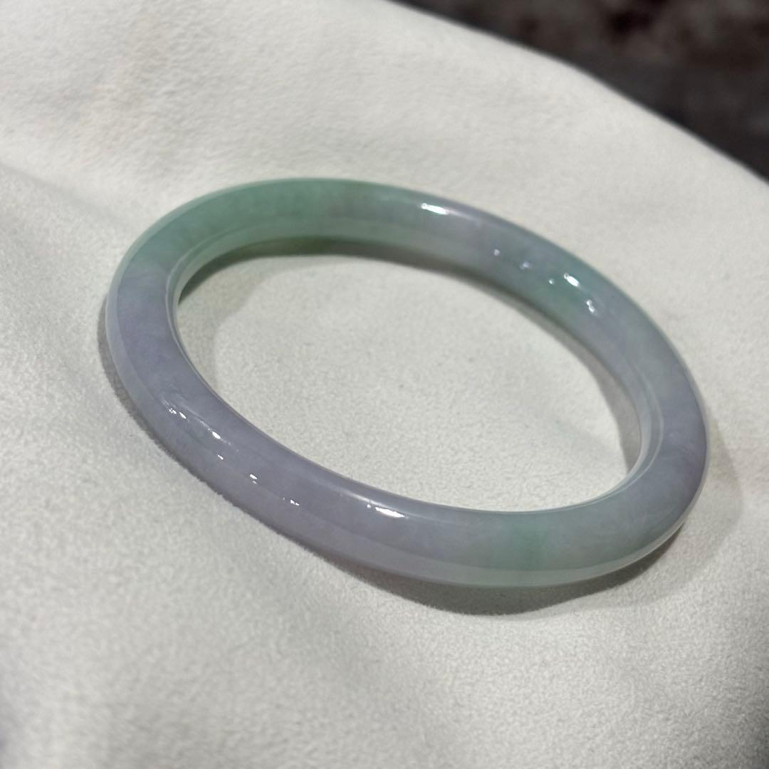 ミャンマー産天然本翡翠　A貨　春彩色　バングル　〜57