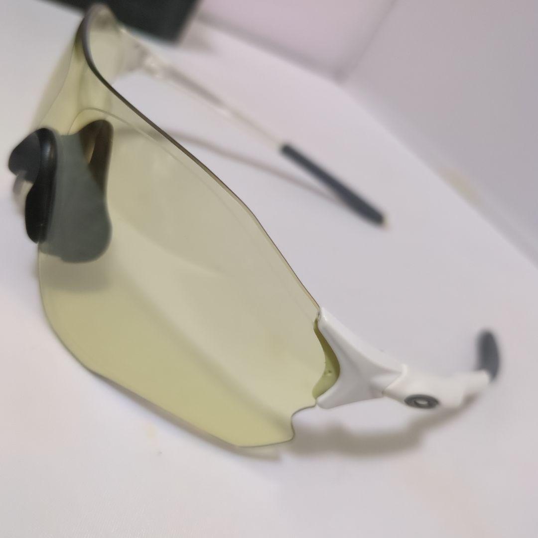 美しく軽い　オークリー 　本格スポーツサングラス イーブイゼロパス 未使用