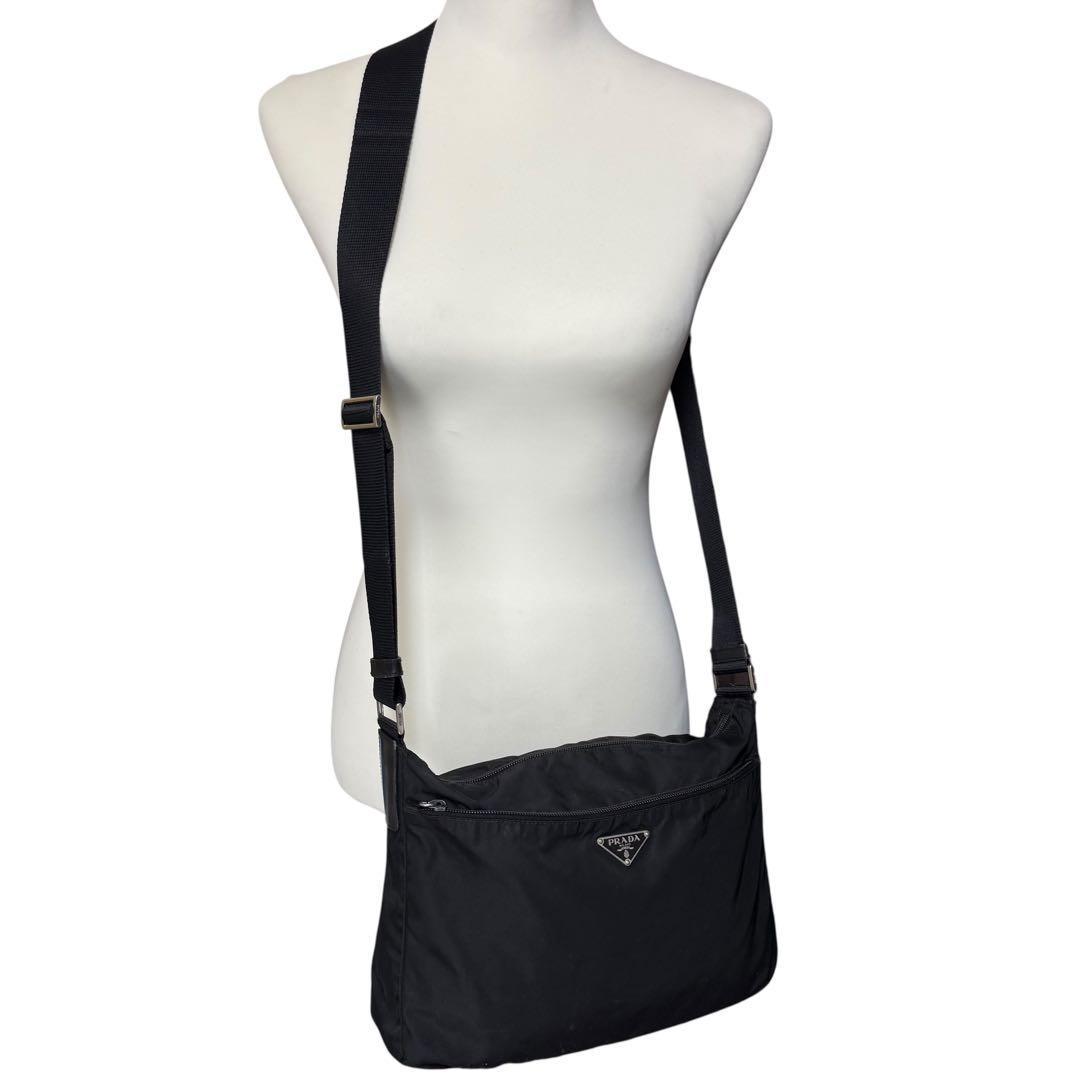 PRADA プラダ カメラバッグ 斜めがけ 三角ロゴ ナイロン ブラック 白タグ