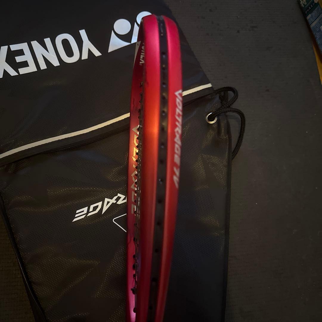 【美品】 YONEX ボルトレイジ7V VOLTRAGE7V クレナイ