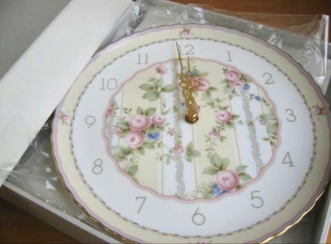 ⭐︎新品⭐︎希少⭐︎Noritakeノリタケボーンチャイナローズパティオ時計薔薇リボン