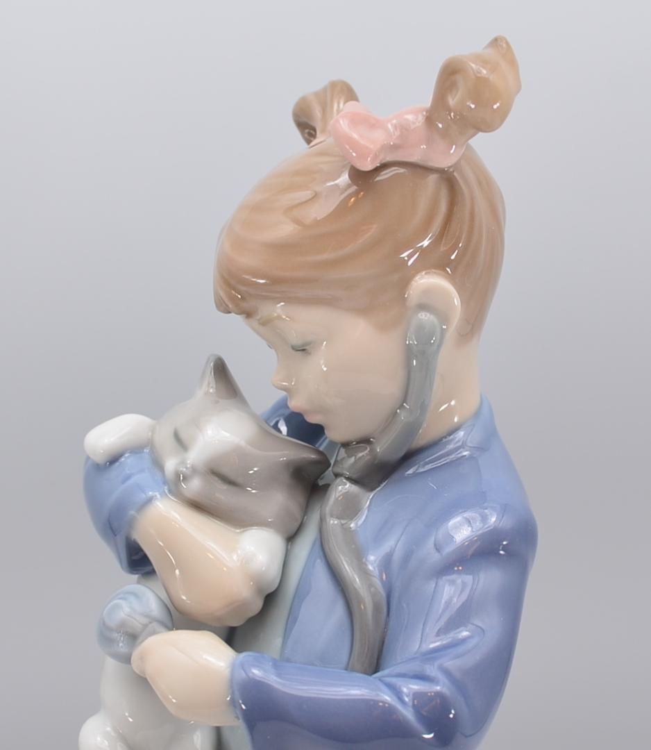 おだいじに　＃8544　★リヤドロ　スペイン　ポーセリン　光沢仕上げ　箱付き