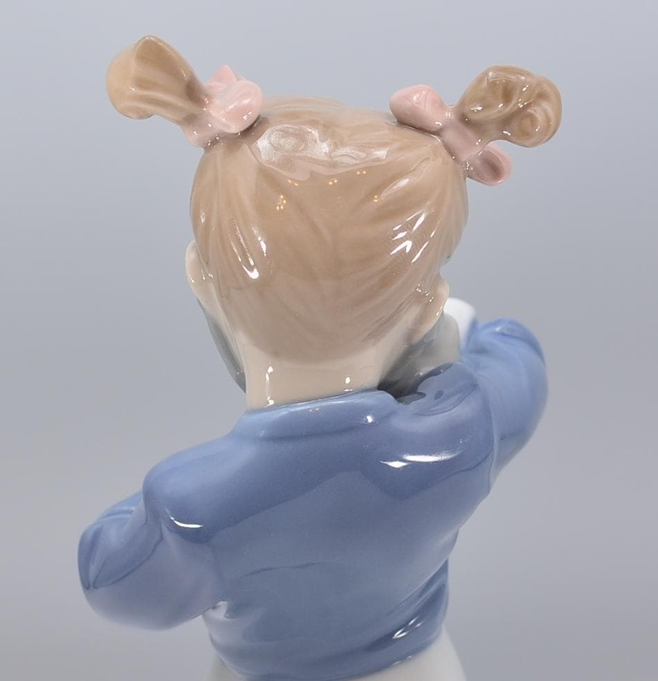 おだいじに　＃8544　★リヤドロ　スペイン　ポーセリン　光沢仕上げ　箱付き