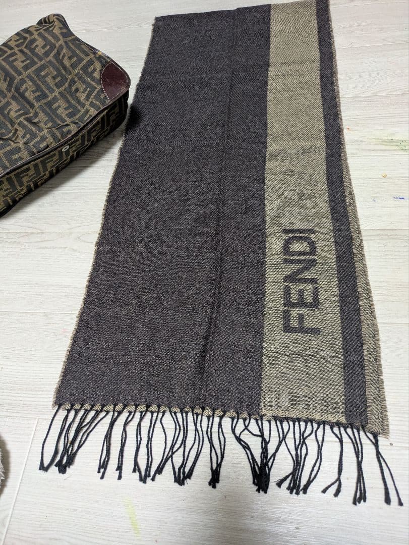 FENDI フリンジ付きマフラー グレー/ベージュ