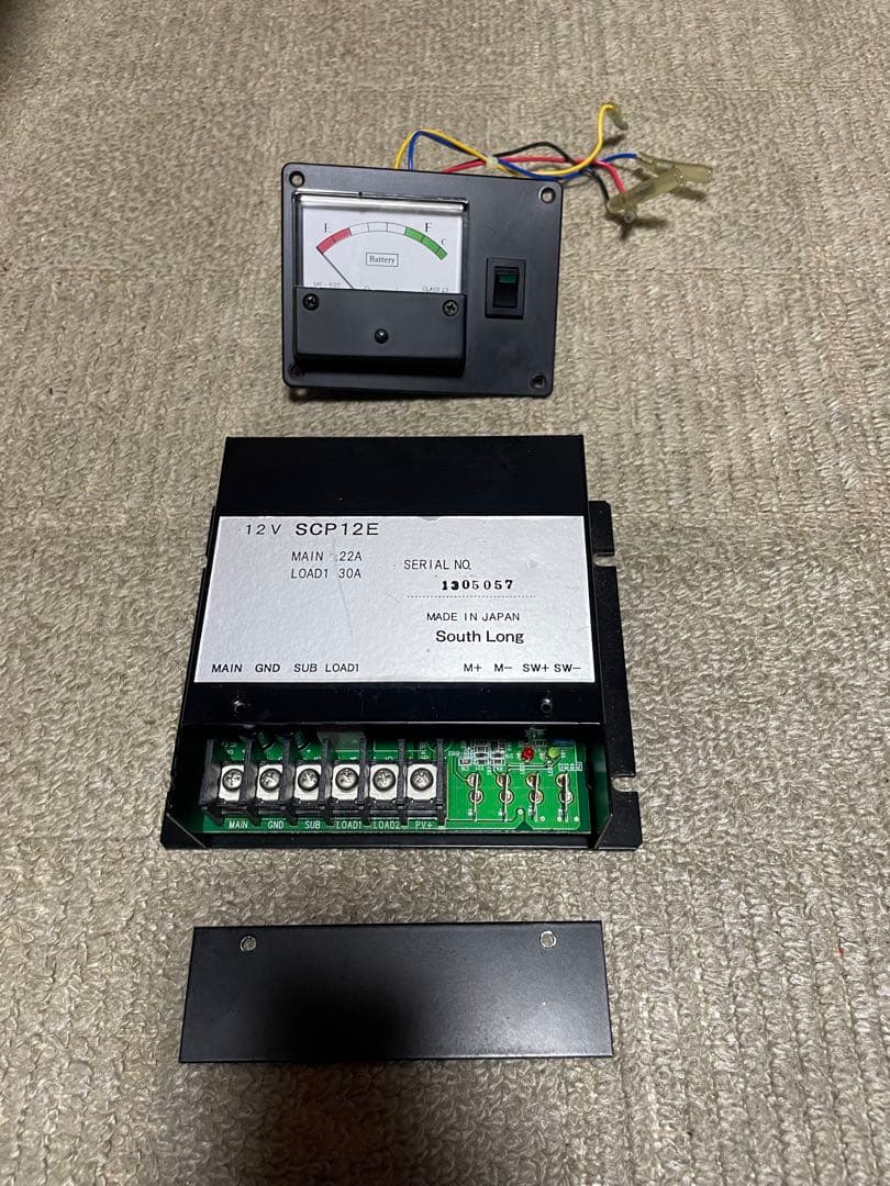 走行充電器 12V サブバッテリーコントローラSCP12E 電圧メーター