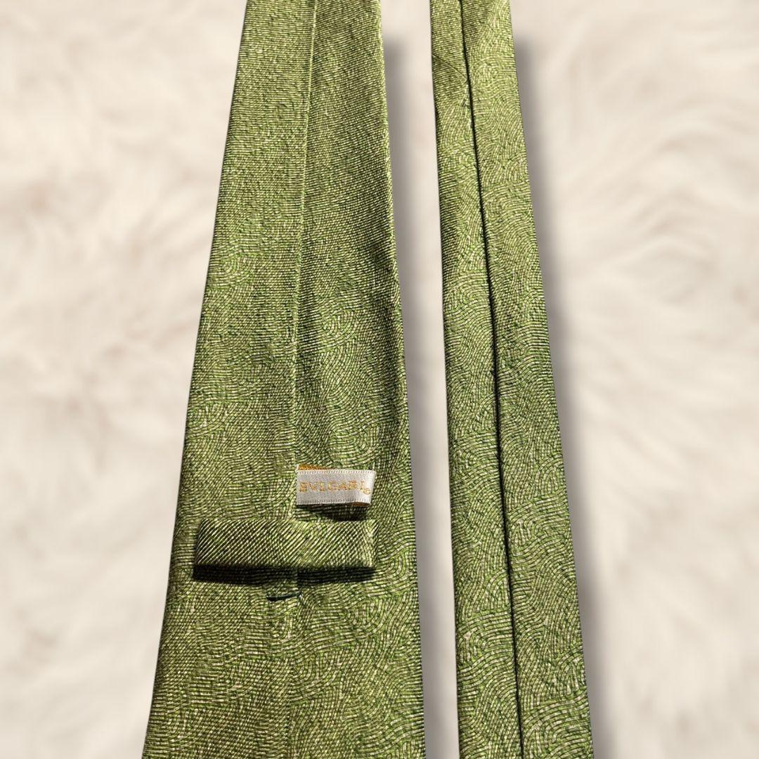 【未使用級✨】ブルガリ ソリッドタイ ライトグリーン セッテピエゲ 絹 ネクタイ