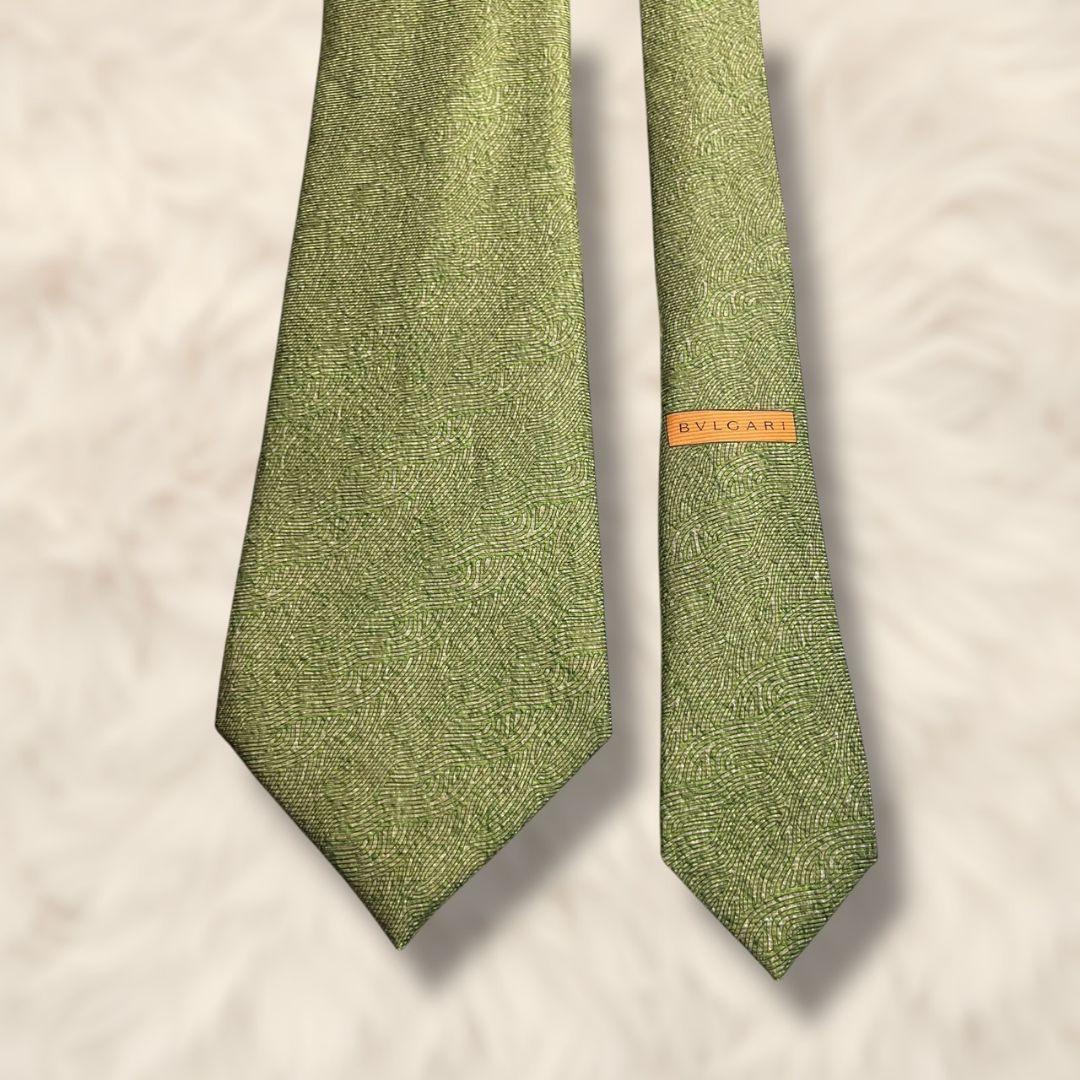 【未使用級✨】ブルガリ ソリッドタイ ライトグリーン セッテピエゲ 絹 ネクタイ