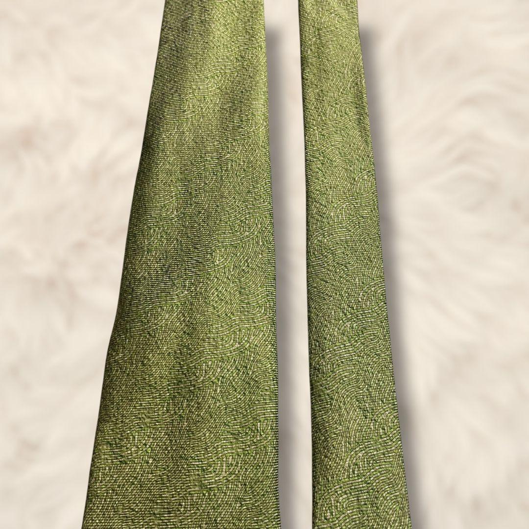 【未使用級✨】ブルガリ ソリッドタイ ライトグリーン セッテピエゲ 絹 ネクタイ