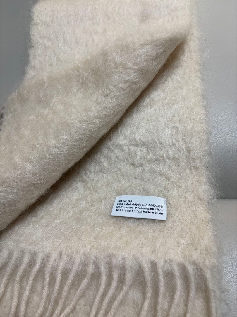 LOEWE マフラー アイボリー