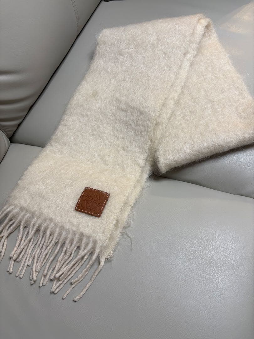 LOEWE マフラー アイボリー