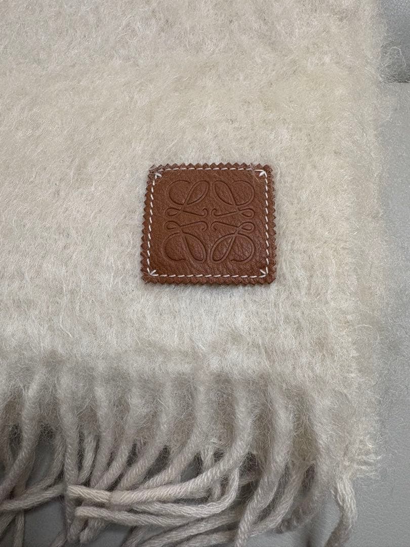 LOEWE マフラー アイボリー