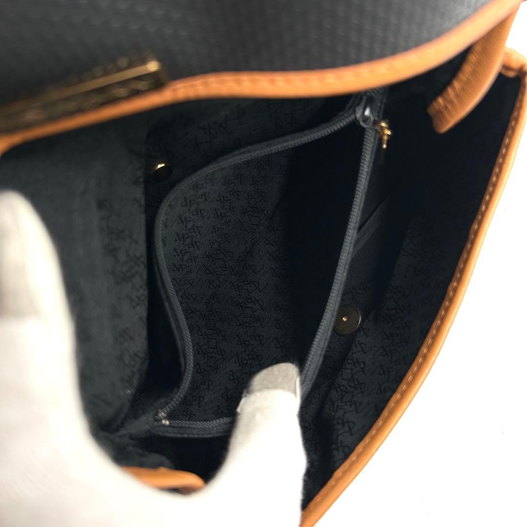 美品 イヴサンローラン 257 ショルダーバッグ PVC レザー 斜め掛け 黒