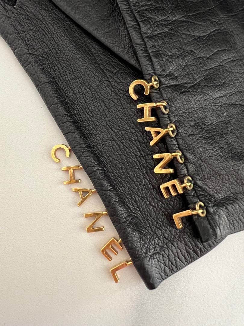 シャネル　グローブ　ロゴゴールドチャーム　黒　レザー　革　手袋　希少