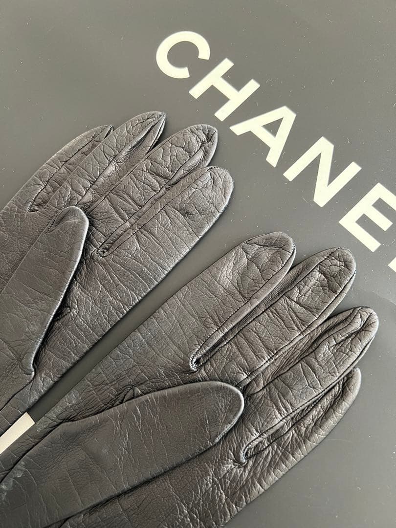 シャネル　グローブ　ロゴゴールドチャーム　黒　レザー　革　手袋　希少