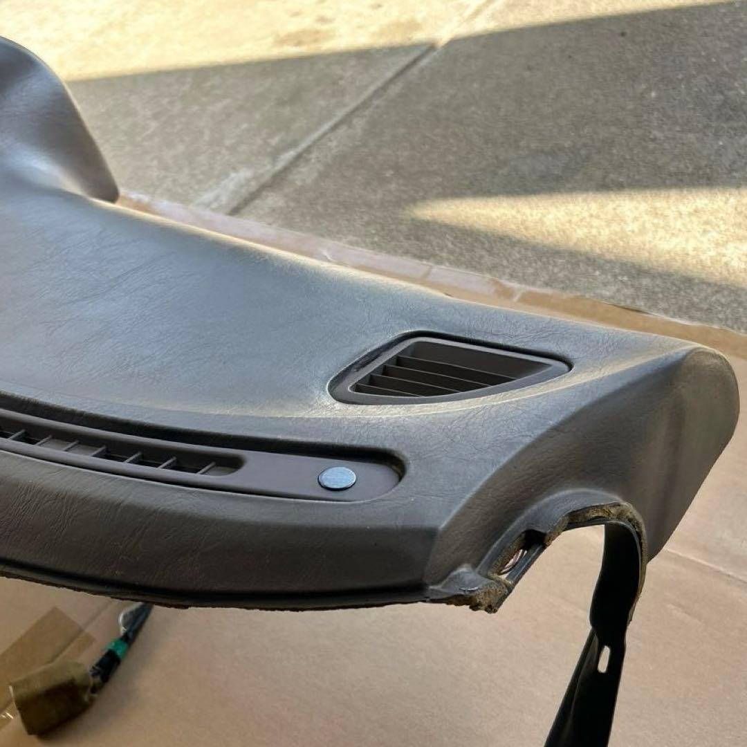 トヨタ マークⅡ GX81 純正 ダッシュボード　割れ無し　送料込