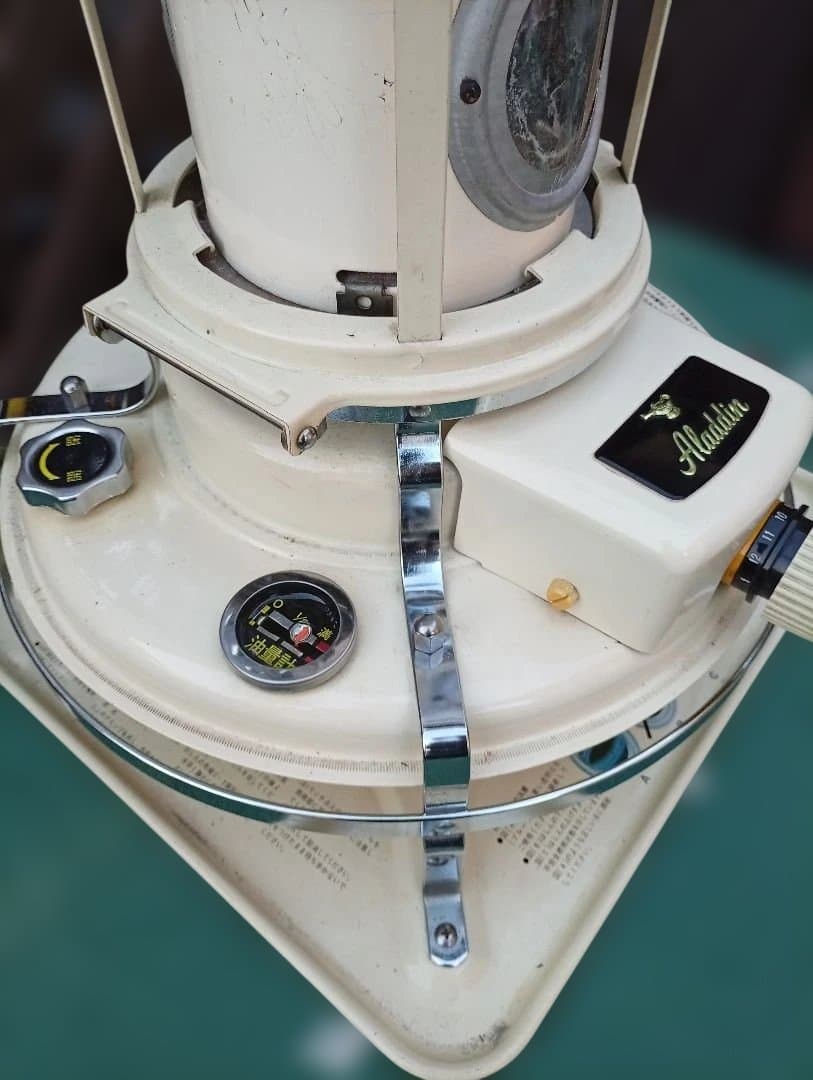 アラジンストーブ メンテナンス済み。取説付き。クリーム