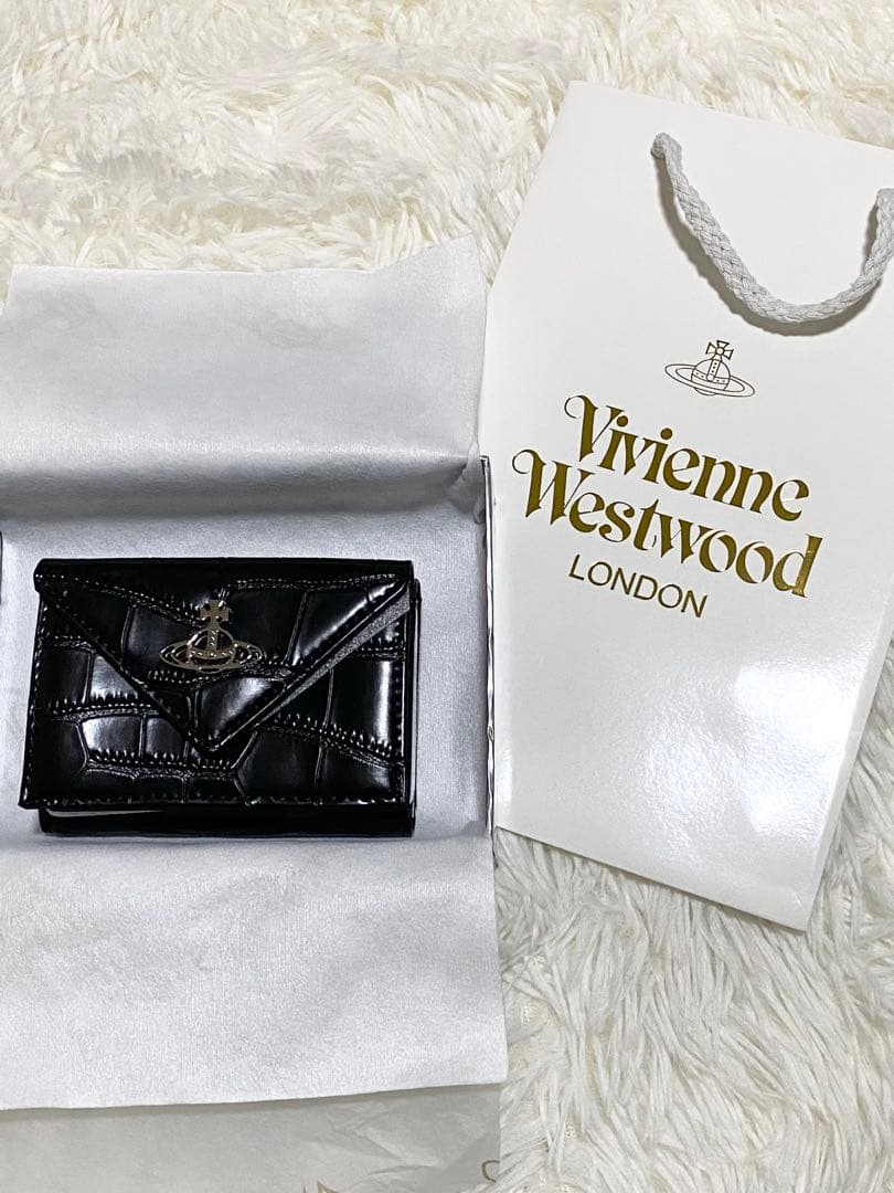即完売⭐︎Vivienne Westwood 三つ折り財布