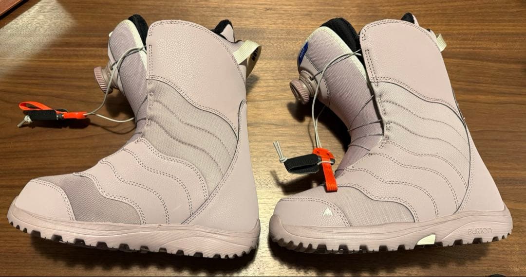 ウィメンズ Burtonミント BOA® ワイドスノーボードブーツ約22.5cm