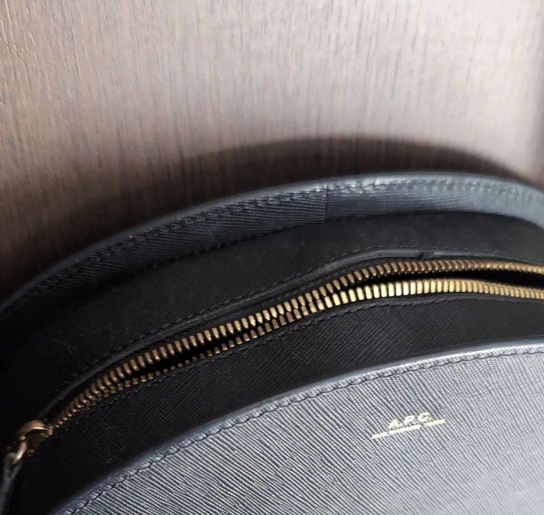 「mey」APC ブラック 半月型ショルダーバッグ ハーフムーン