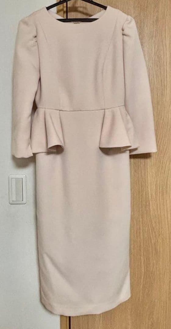 【最終価格】CELFORDセルフォード ロングスリーブペプラムタイトワンピース