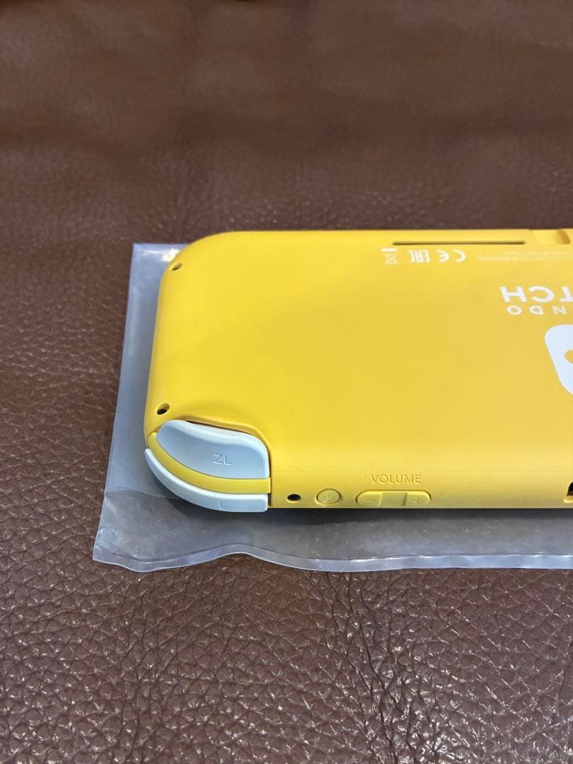 Nintendo Switch Lite イエロー ハードケース付き