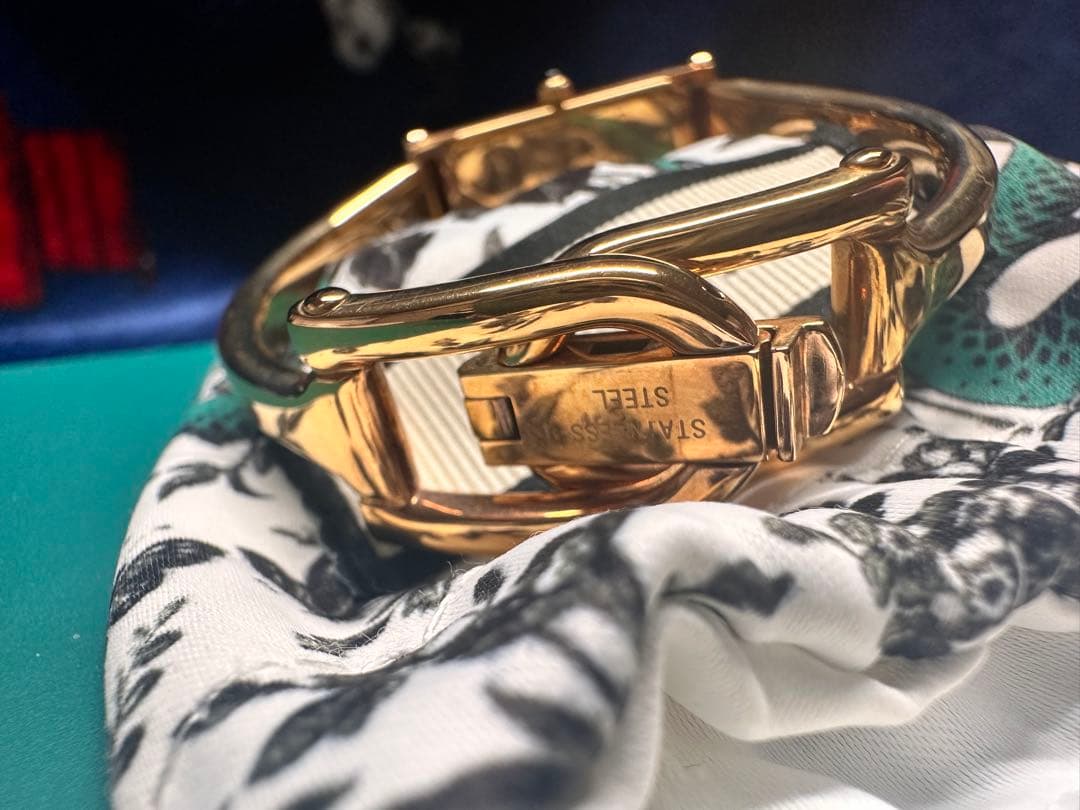 Gucci レディース 腕時計 クォーツ ゴールド