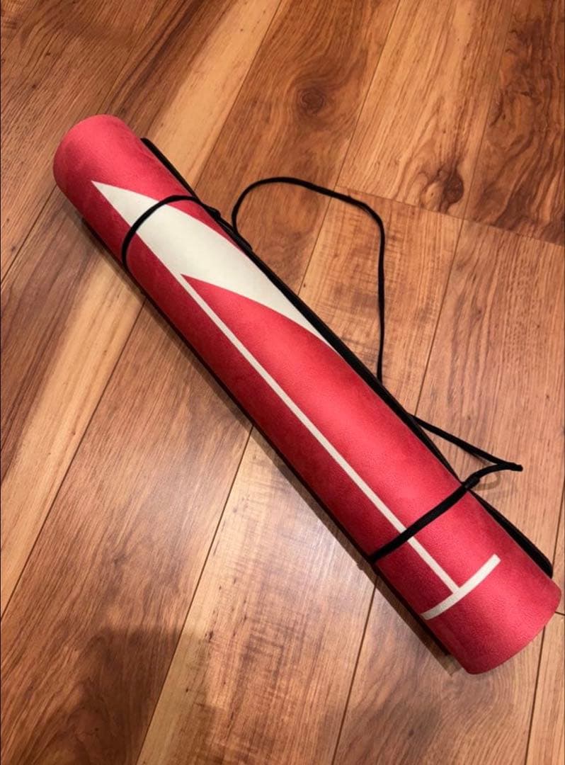 【未開封未使用品】Valentino東京コレクション VLTNロゴ ヨガマット②