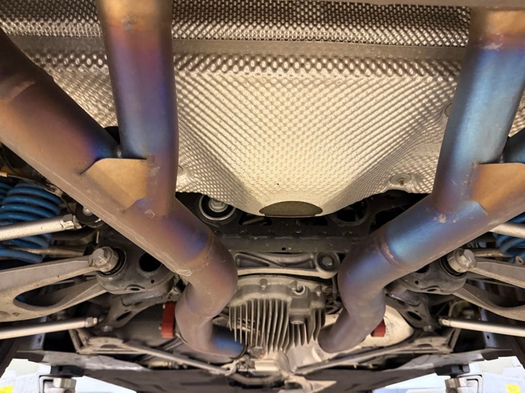  M4 AKRAPOVIC チタンマフラー