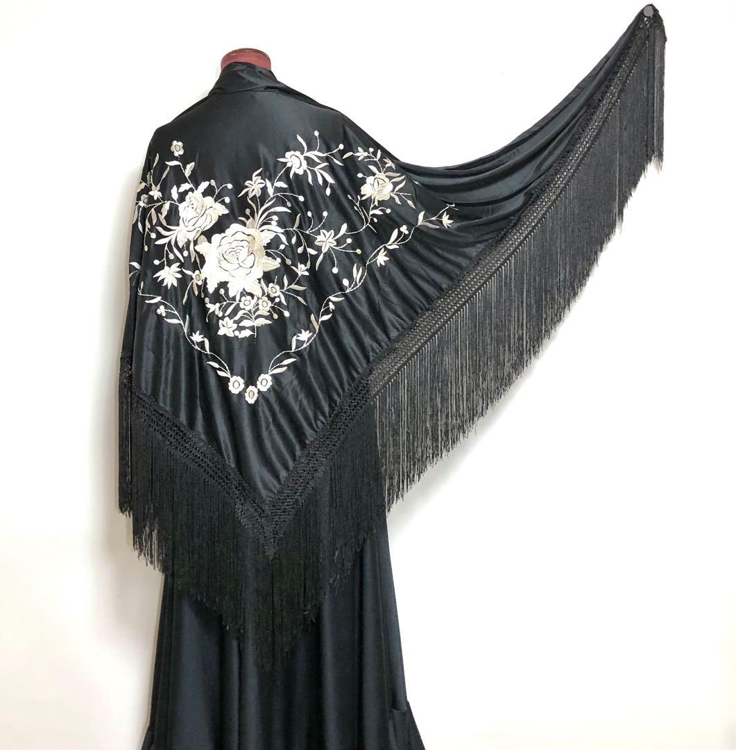 スペイン直輸入✳︎特大シージョ✳︎黒シャンパンゴールド刺繍