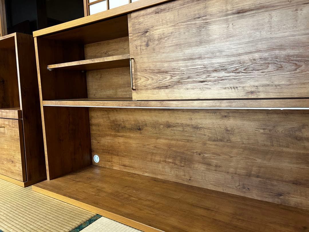 木目調食器棚 収納力抜群