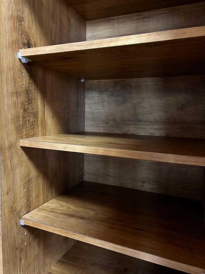 木目調食器棚 収納力抜群