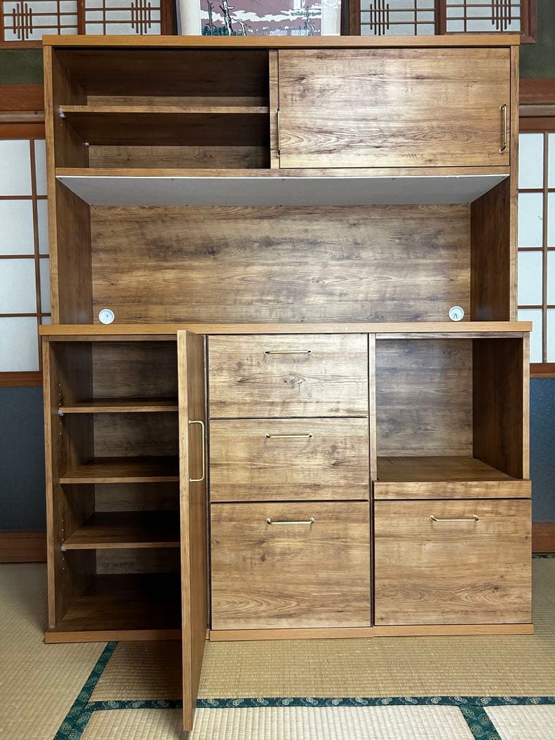 木目調食器棚 収納力抜群