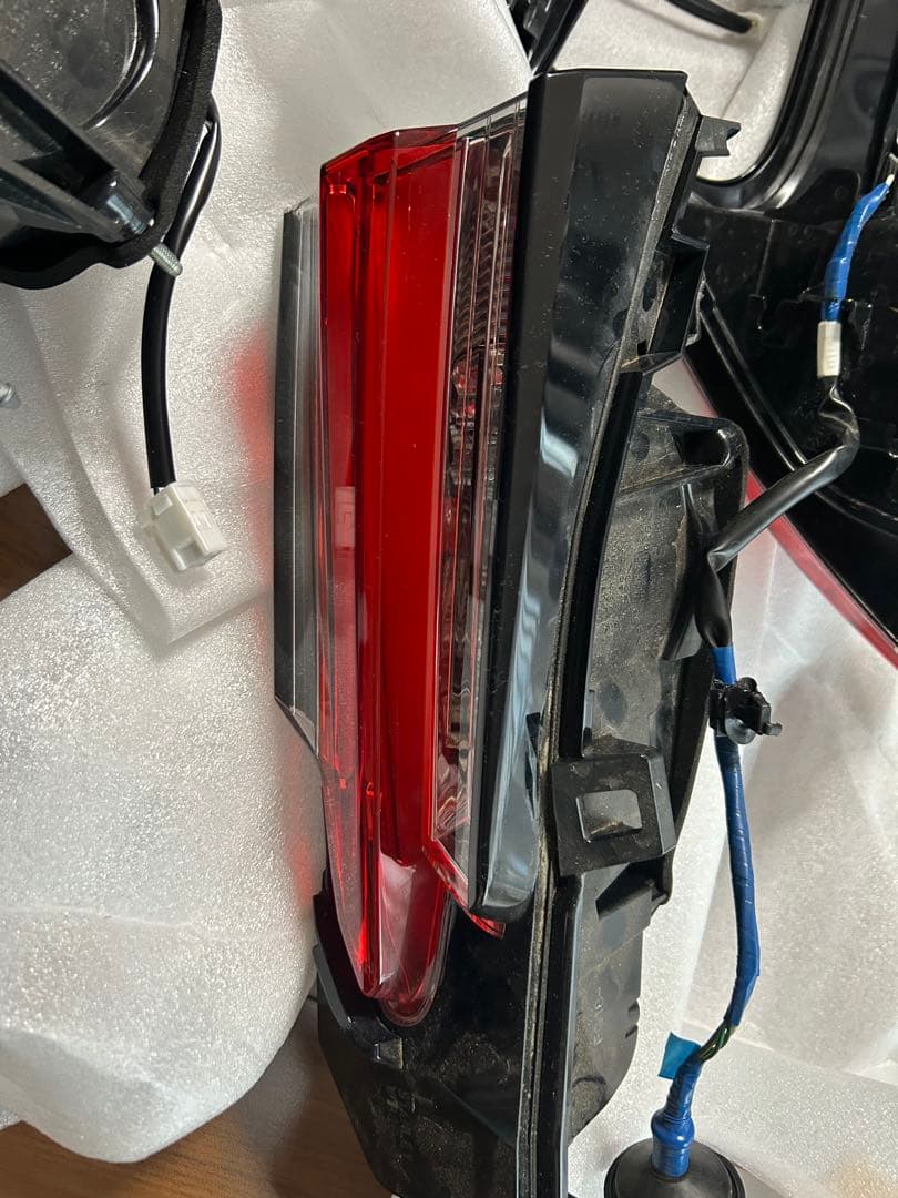 レクサスNX 前期 10系 純正テールランプ テールライト