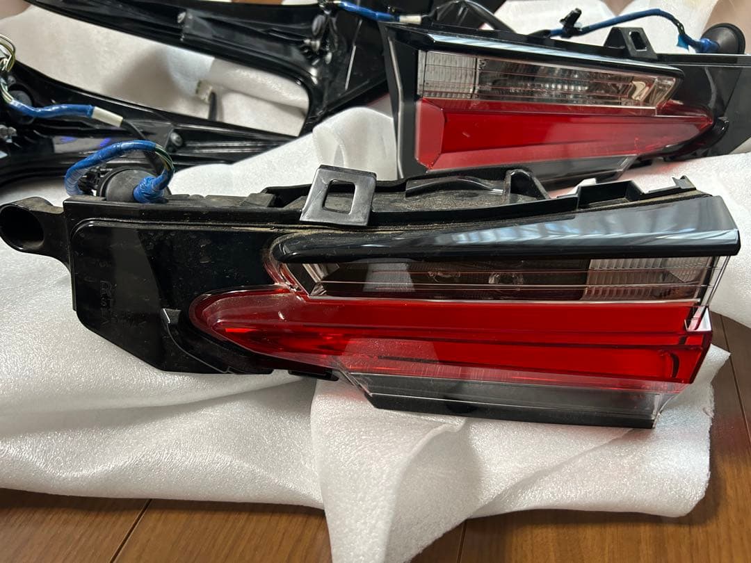 レクサスNX 前期 10系 純正テールランプ テールライト