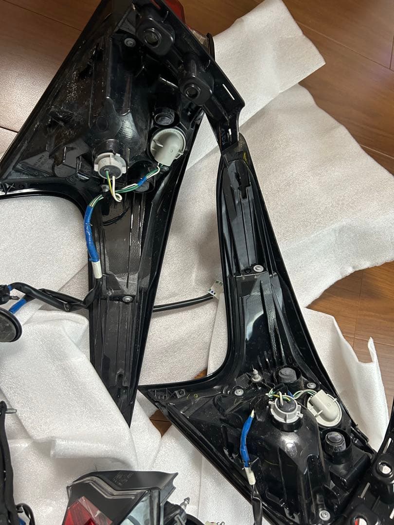 レクサスNX 前期 10系 純正テールランプ テールライト